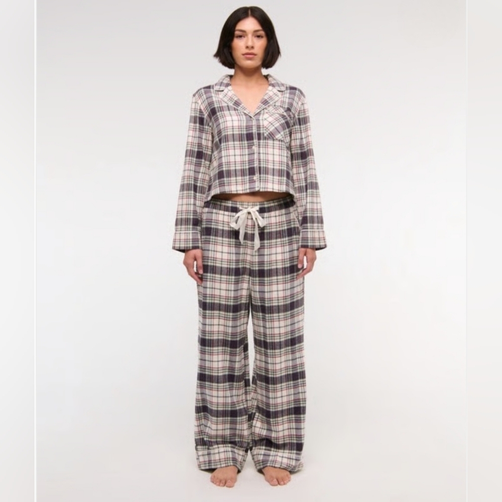 Abercrombie & Fitch Women's Plaid Flannel Pajama Set Size M